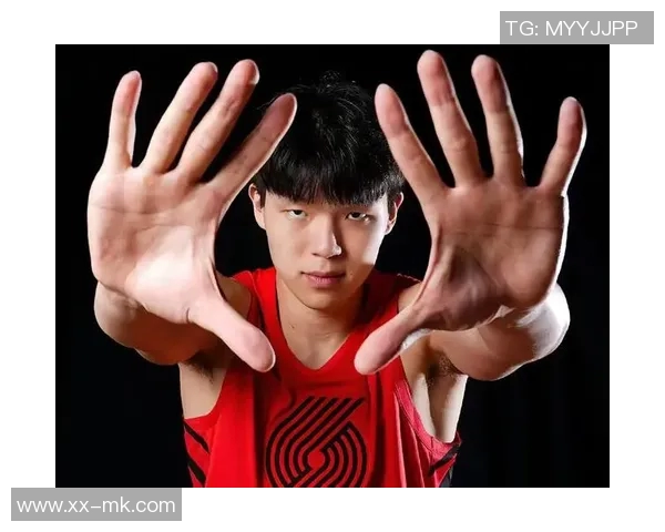 美媒分析杨瀚森未来发展关键在于明年一月的交易决策与球队策略调整